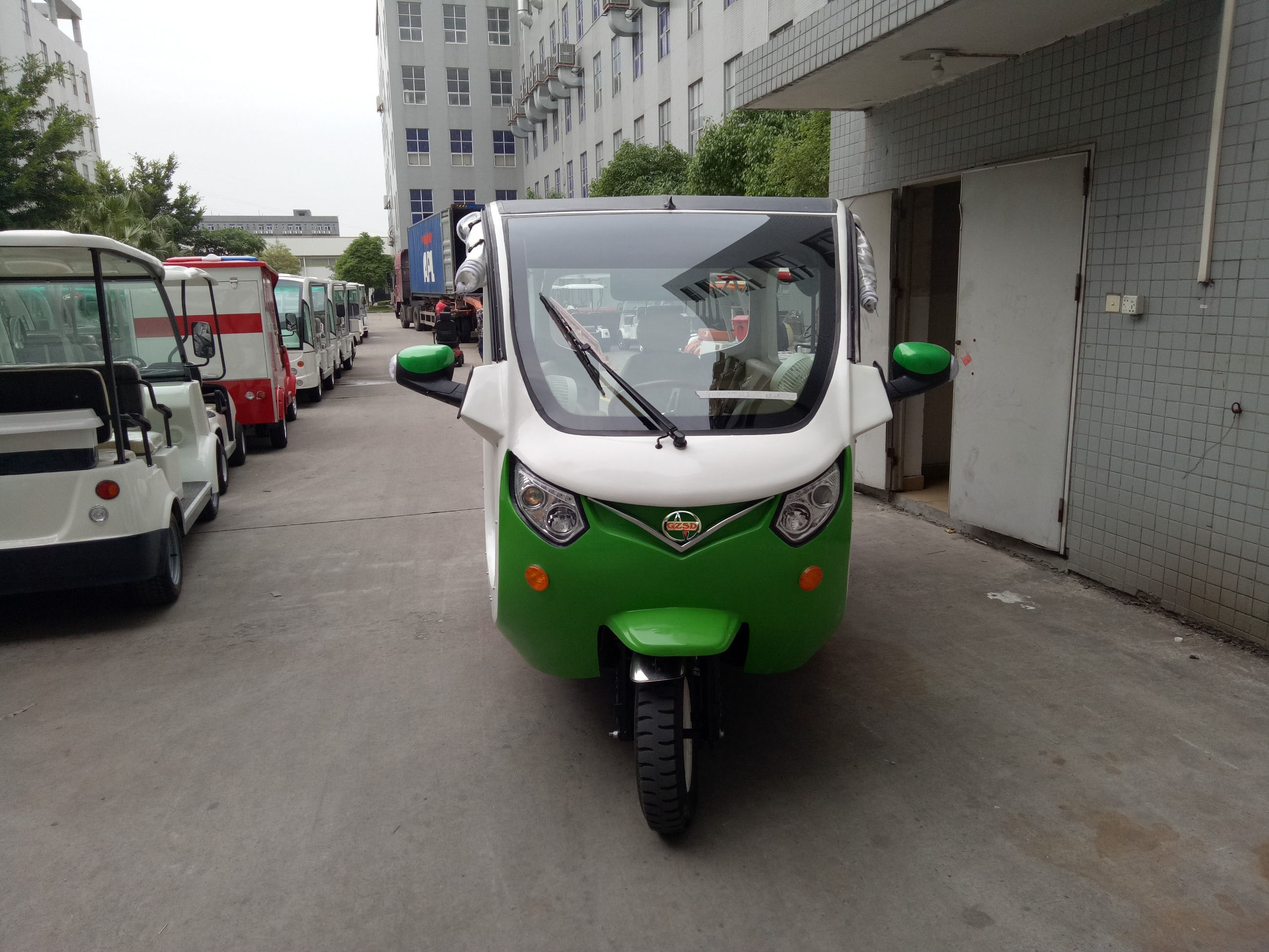 電動三輪客車